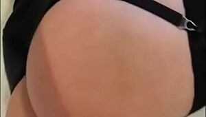 Big 45 inch boodle pussy play MILF